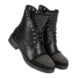 Sziklamunkások fekete 2