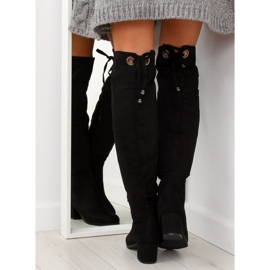 Fekete magas sarkú csizma B-318 fekete 2