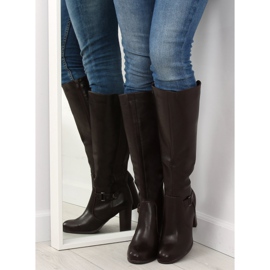 Barna magas sarkú csizma QT02P Barna 2