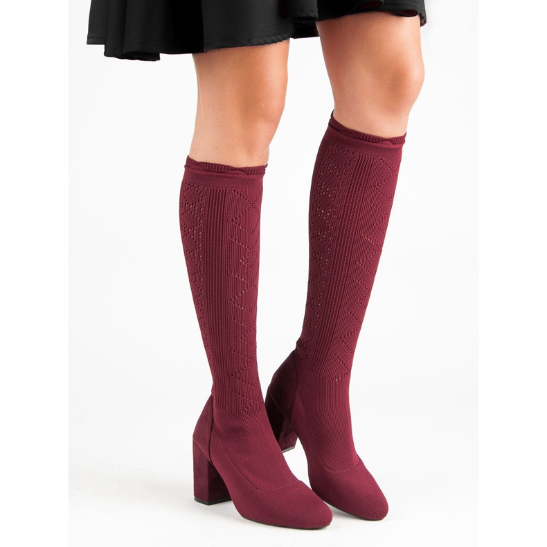 Áttört csizma egy poszton piros 2