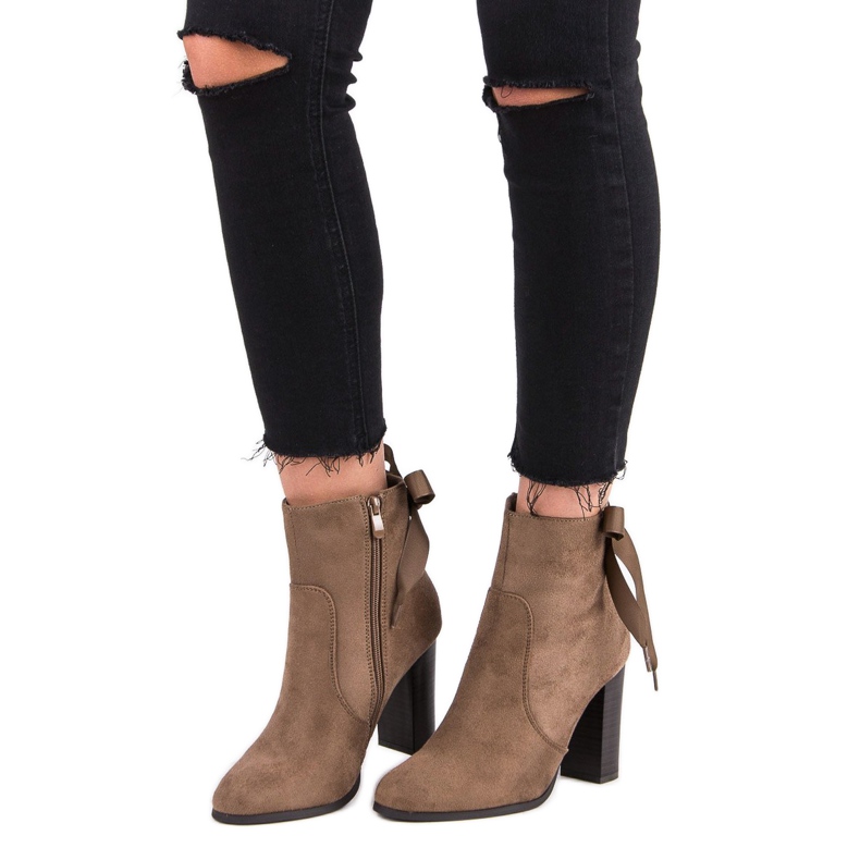 Super Mode Elegáns csizma egy oszlopon barna 1