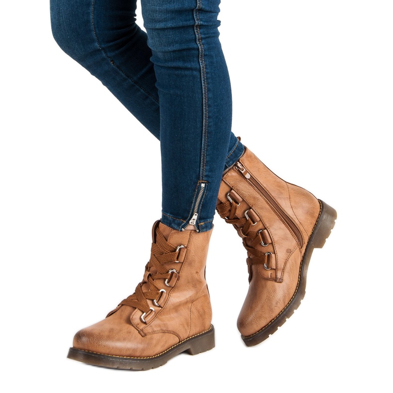 SDS Tevecsomózott táskák barna 1 SDS Tevecsomózott táskák barna 1