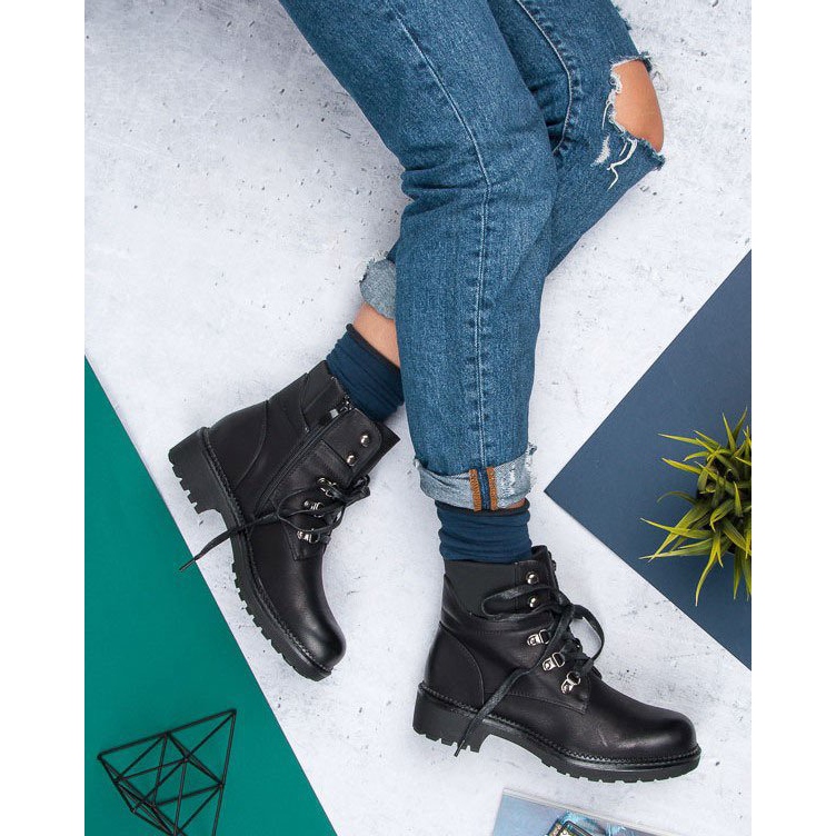 Janessa Fekete fűzős munkások 1