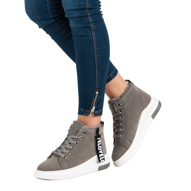 Meleg szürke cipők 2 Meleg szürke cipők 2