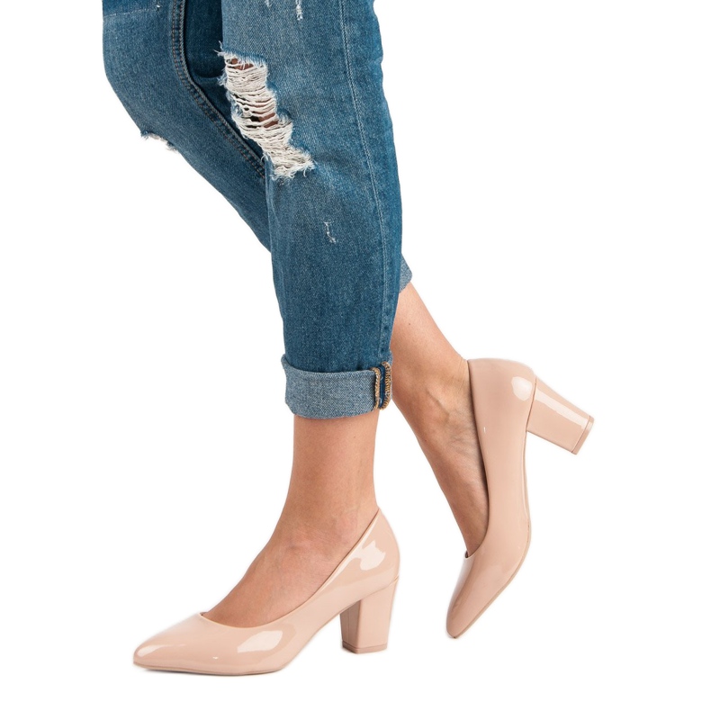 Klasszikus lakkozott szivattyúk barna 2