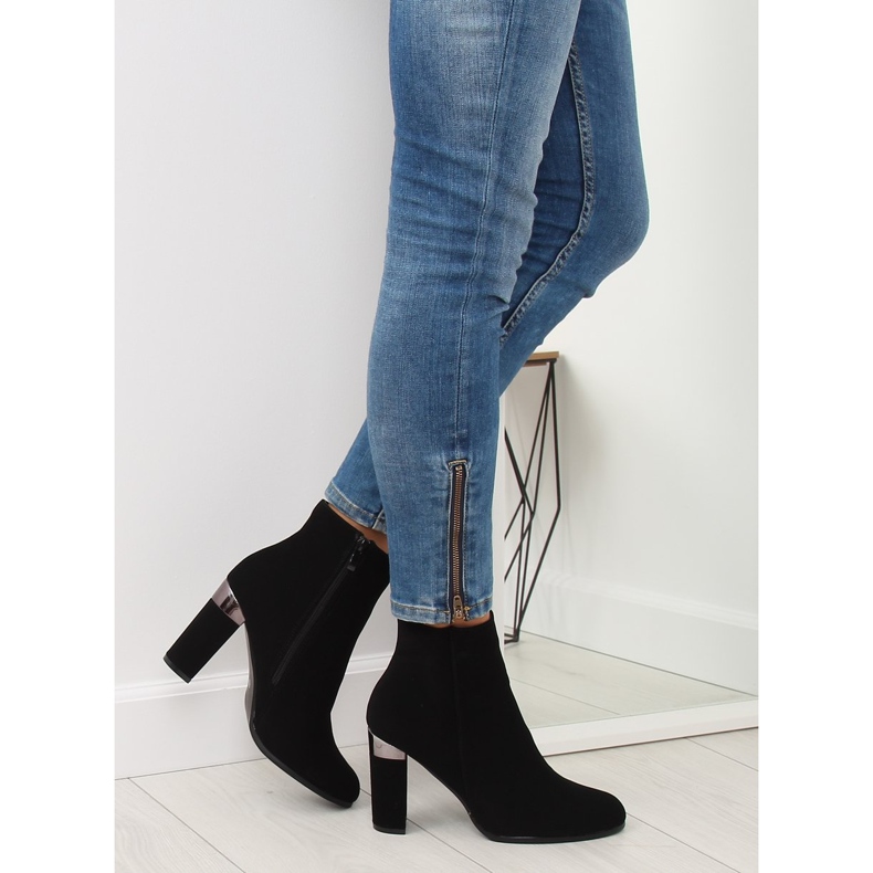 Fekete magas sarkú csizma 266-10 Fekete 2