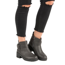 Kayla Szürke munkások a platformon 1 Kayla Szürke munkások a platformon 1