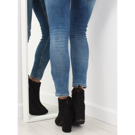 Fekete magas sarkú csizma 7357-GA Black 2