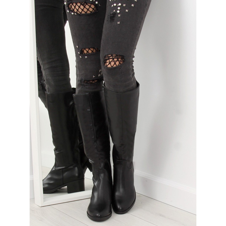 Fekete magas sarkú csizma 635-1 Fekete 1