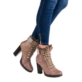 Cm Paris Fűzős csizmák egy poszton barna 1