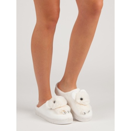 Kényelmes papucs fehér 1