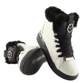 Fekete szigetelt cipők F506 fehér 2