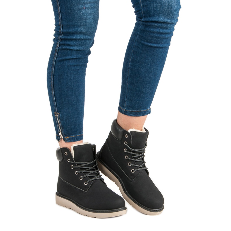 Trapperek a platformon fekete 2