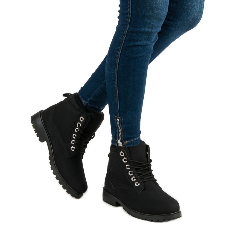 Klasszikus fekete túracipő 2