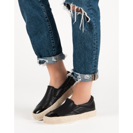 Divatos fekete cipők 1