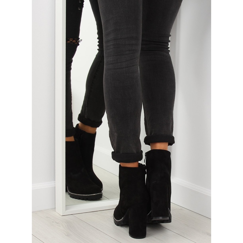 Fekete magas sarkú csizma 58-581 Fekete 1