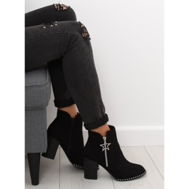 Csizma stabil sarokon fekete 8576-2 Fekete 1 Csizma stabil sarokon fekete 8576-2 Fekete 1