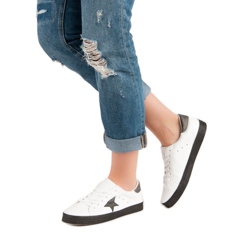 Divatos alacsony cipők fehér fekete 2