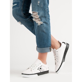 Női sportcipő fehér fekete 2