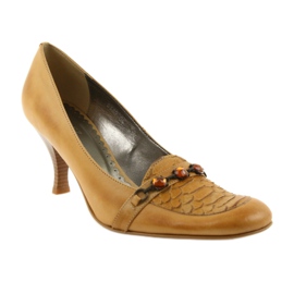 Bőr szivattyúk barna 1