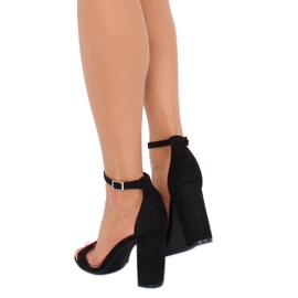 Fekete szandál a poszton Y2385-27 Fekete 2