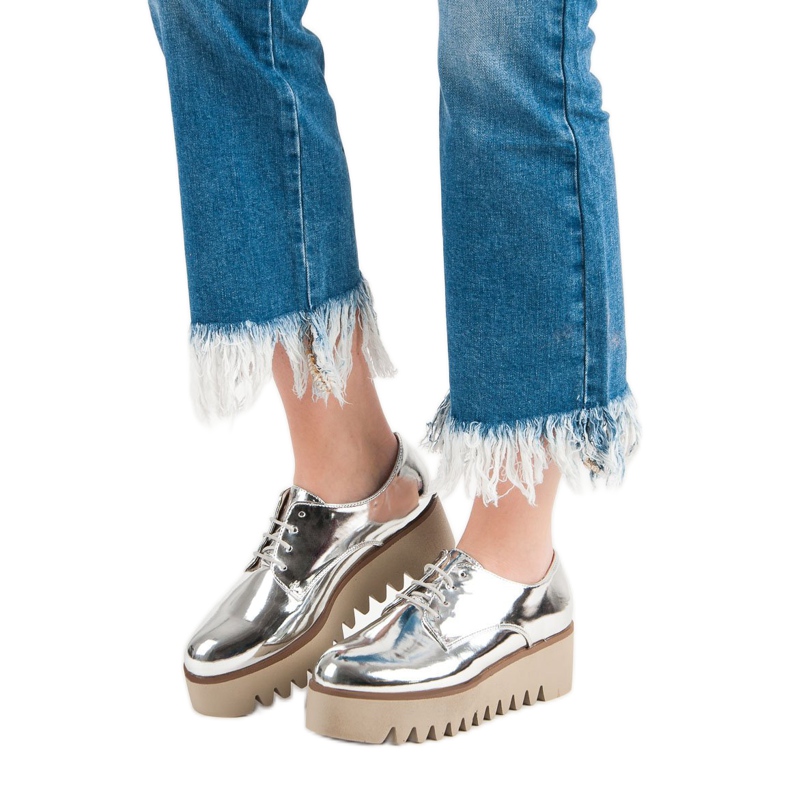 Corina Ezüst cipő protektorral szürke 1