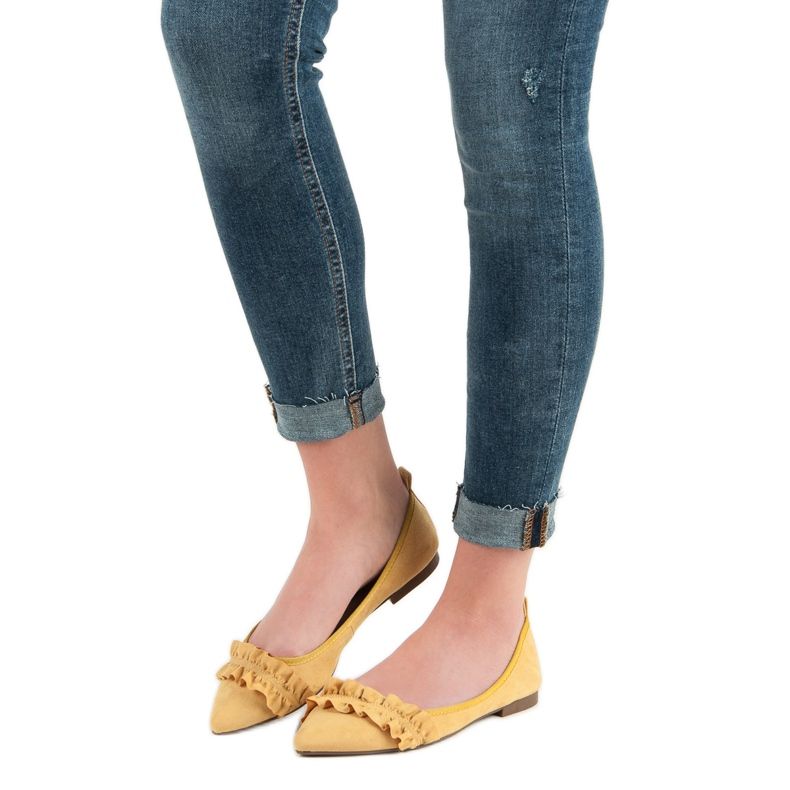 Corina Velúr balerinák sallangokkal sárga 1