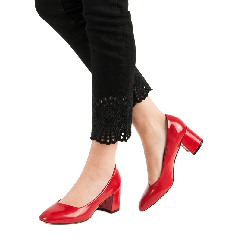 Diamantique Lakkozott szivattyúk egy oszlopon piros 2