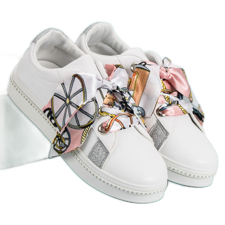 Szalaggal átkötött sportcipő fehér 1