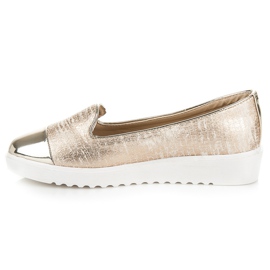 Nio Nio Arany Urak A Platformon aranysárga 1 Nio Nio Arany Urak A Platformon aranysárga 1