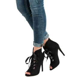 Bestelle Kötett, nyitott orrú csizma fekete 2