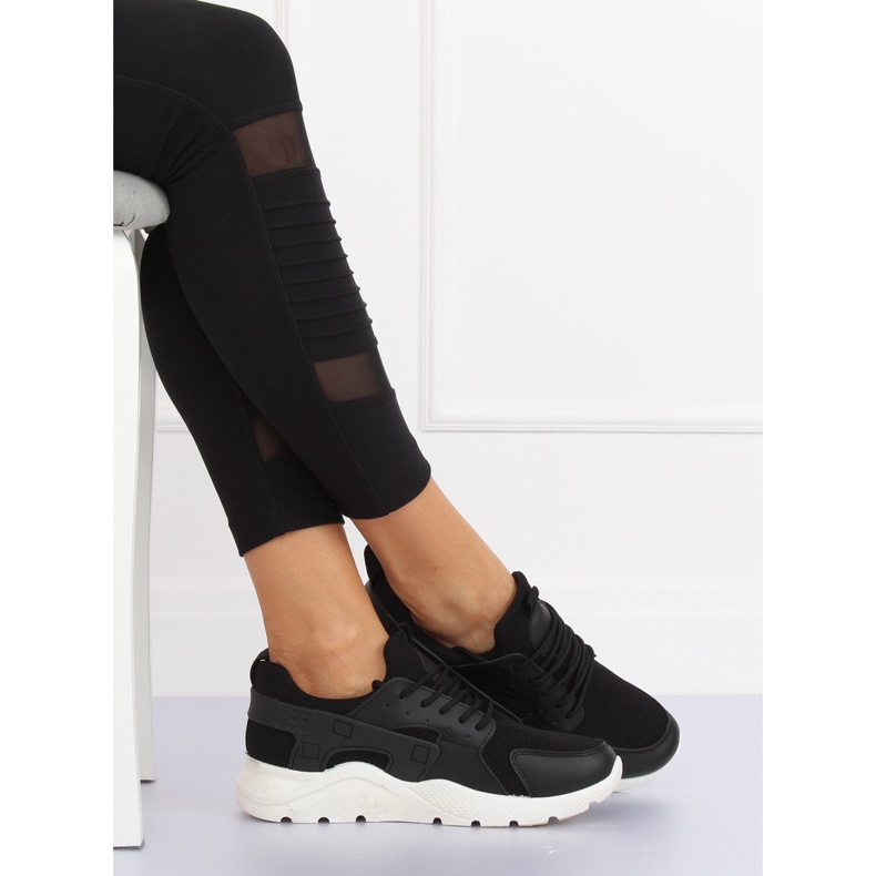 Fekete LA18P Fekete sportcipő 2