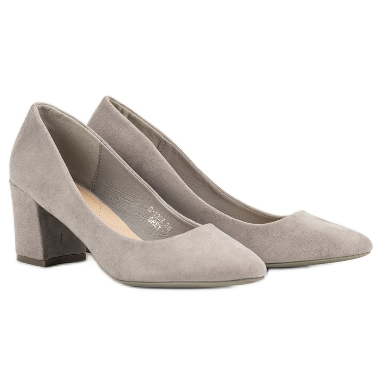 Ideal Shoes Szürke szivattyúk egy oszlopon 2