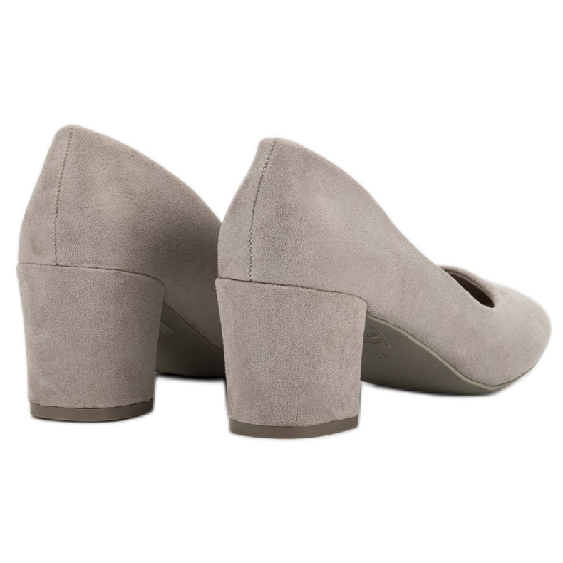 Ideal Shoes Szürke szivattyúk egy oszlopon 1