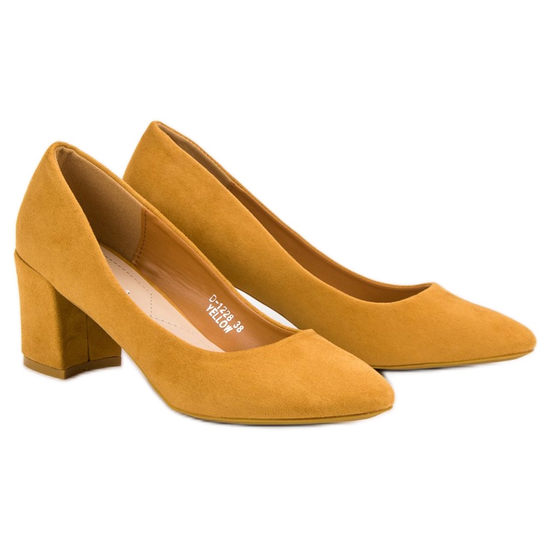 Ideal Shoes Mustár pumpák egy bárban sárga 2