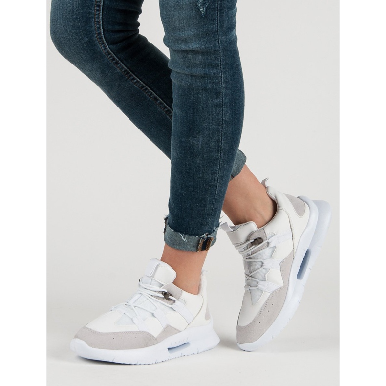 Világos fehér cipők 1