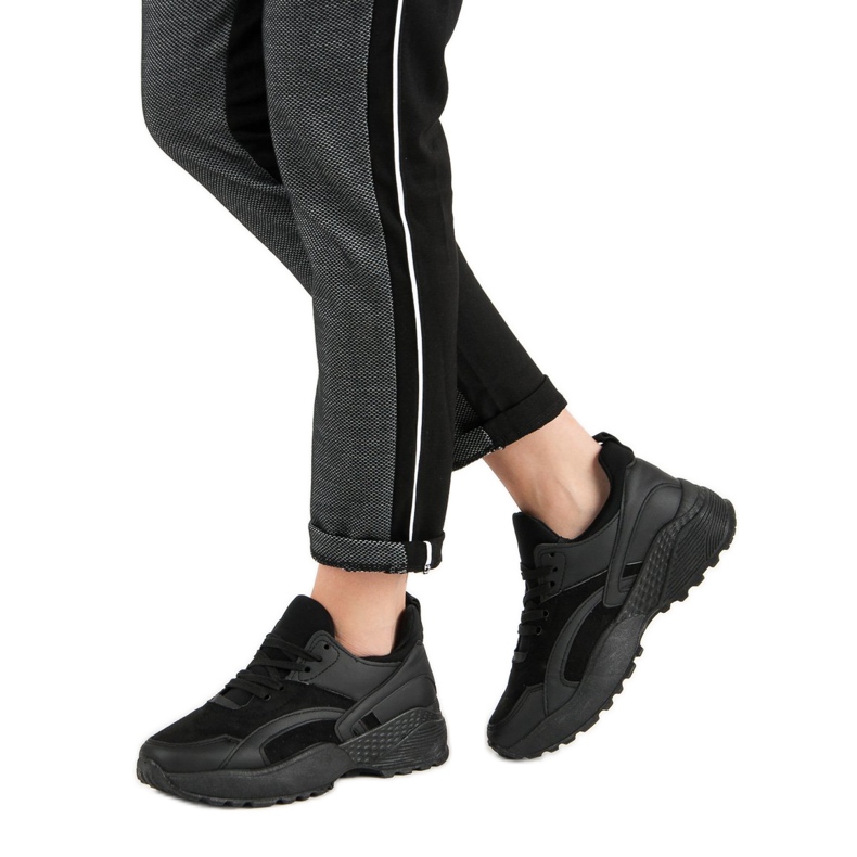 Small Swan Fekete cipők a platformon 1