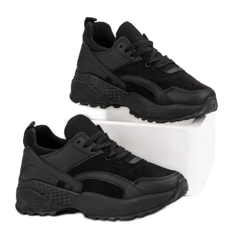 Small Swan Fekete cipők a platformon 2