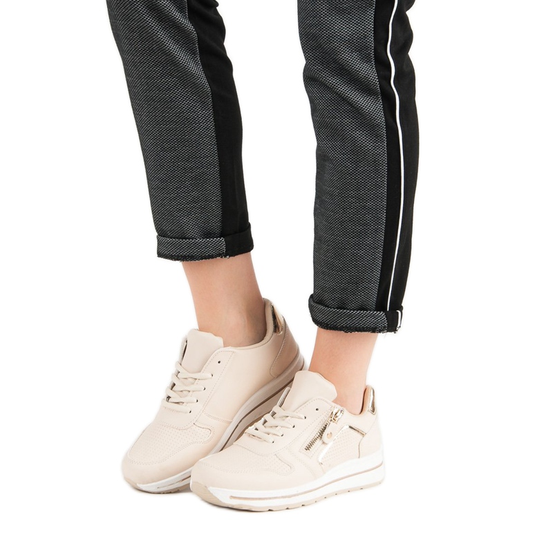 Bézs színű sportcipő 2