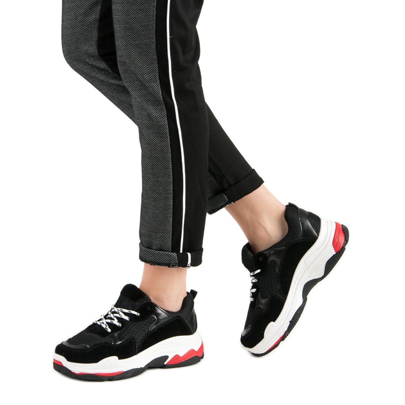 Small Swan Cipők a platformon fekete 2 Small Swan Cipők a platformon fekete 2