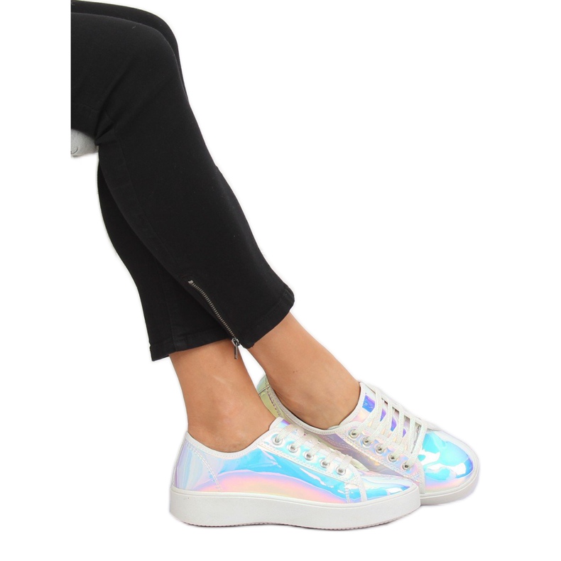 FZ09 Fehér benzines cipők 2