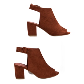 Nio Nio Épített szandál egy bárban barna 2