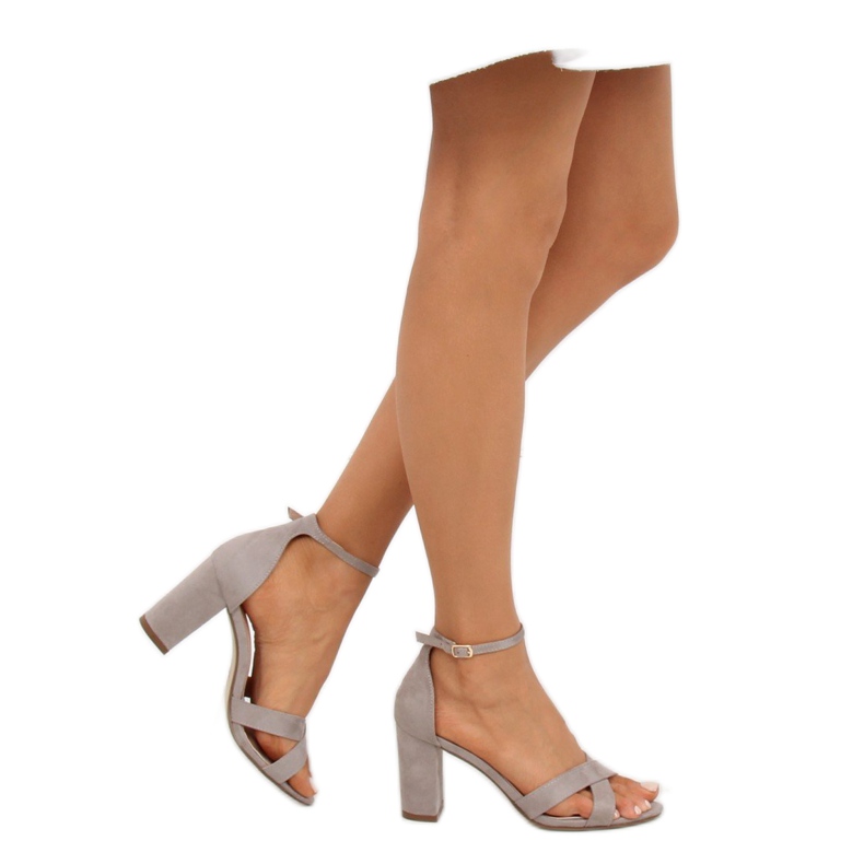 Szandál egy szürke posztón NF-40P Grey 1 Szandál egy szürke posztón NF-40P Grey 1