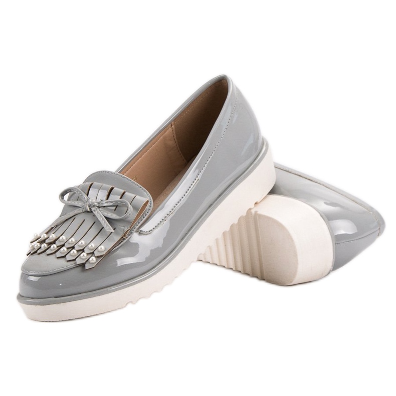 Szürke lakkozott cipő VICES 1