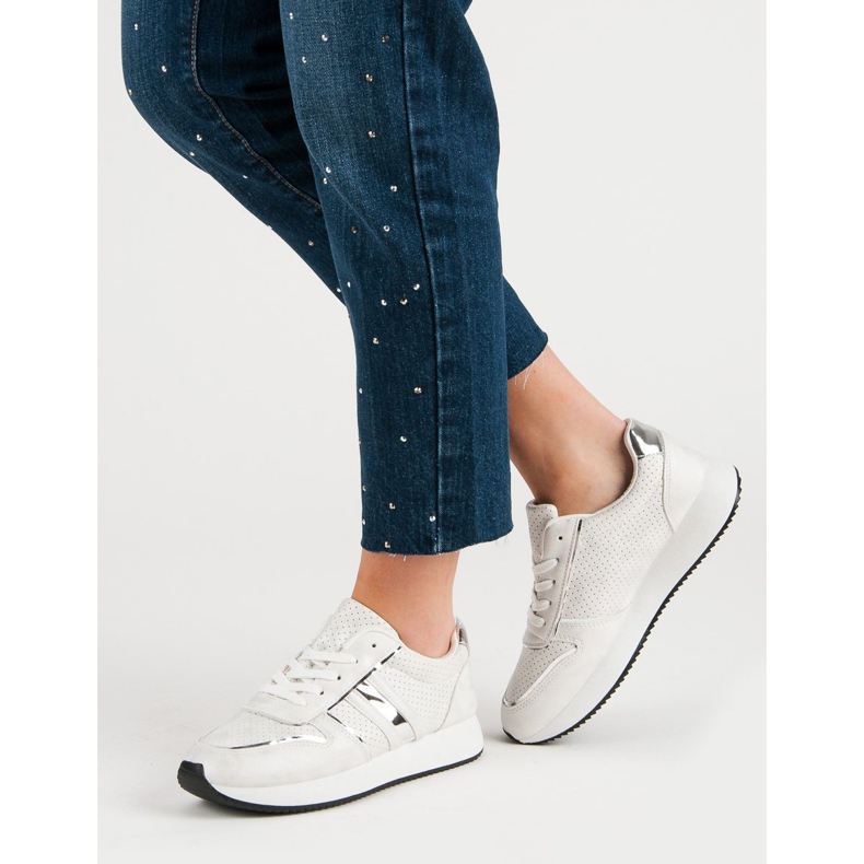 Kényelmes fehér cipők 2