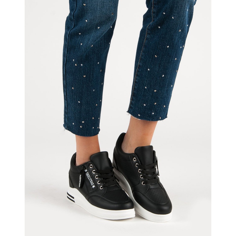 Divatos fekete cipők 1