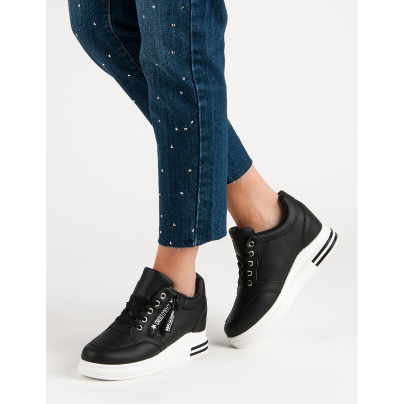 Divatos fekete cipők 2