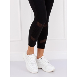 Fehér női sportcipő B0-15 Fehér 2