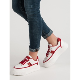 Fehér kúszónövények csillogással 1