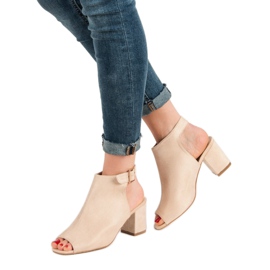 Super Mode Épített szandál egy bárban barna 2